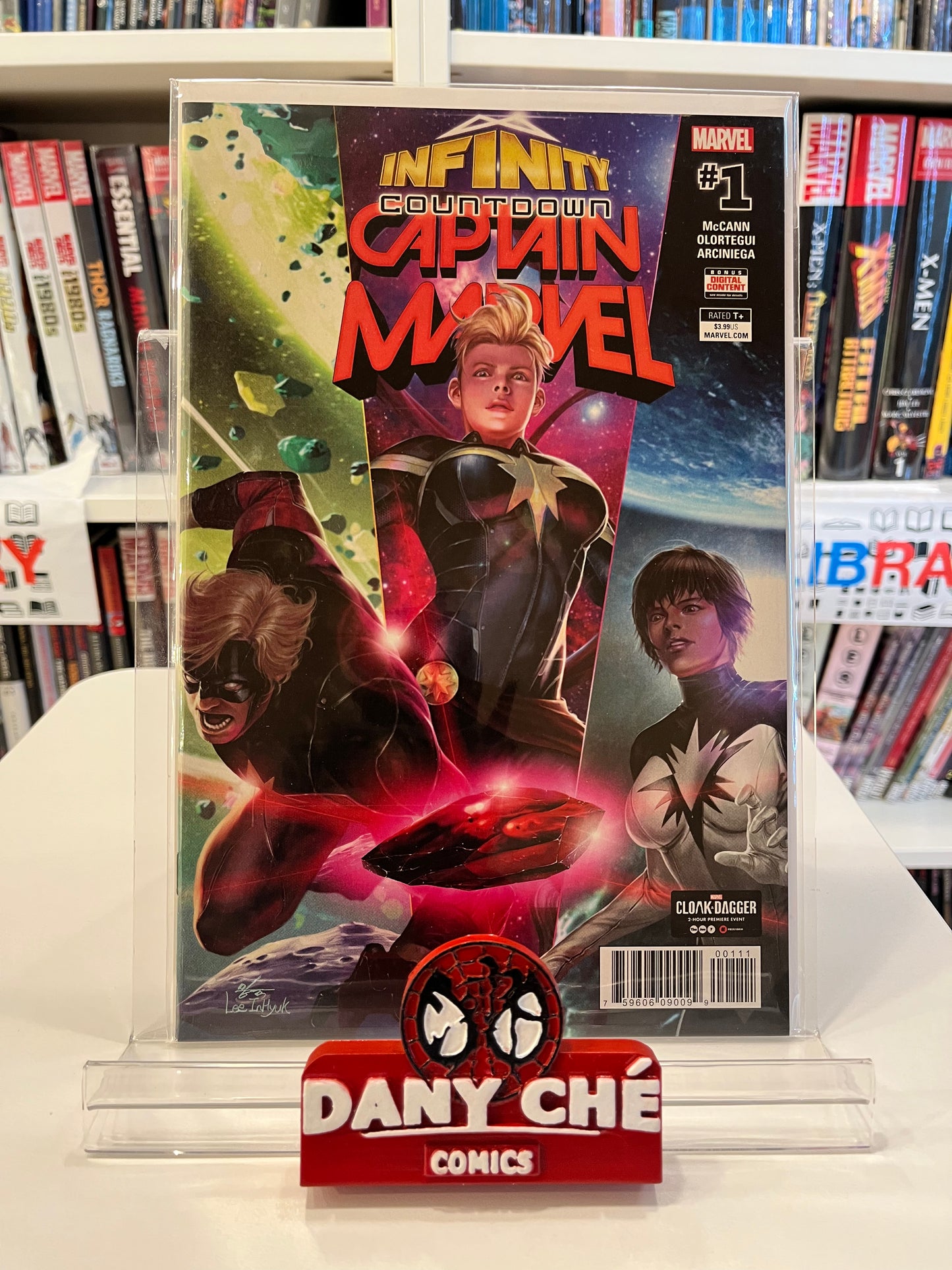 CAPTAIN MARVEL #1 MAIN CVR