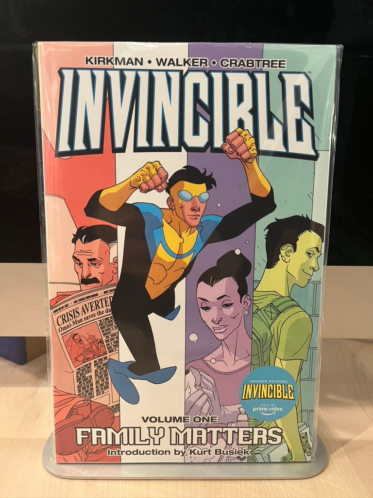 Invincible Volume 1: Family Matters (SC)