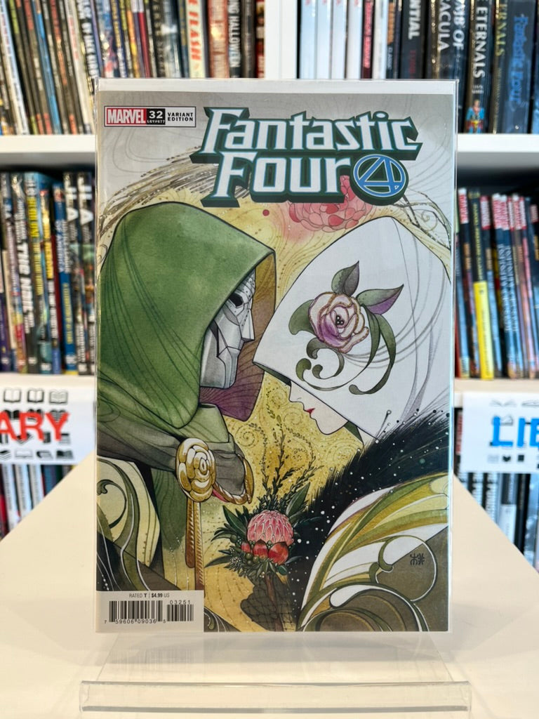 Fantastic Four #32 (Peach Momoko Variant)