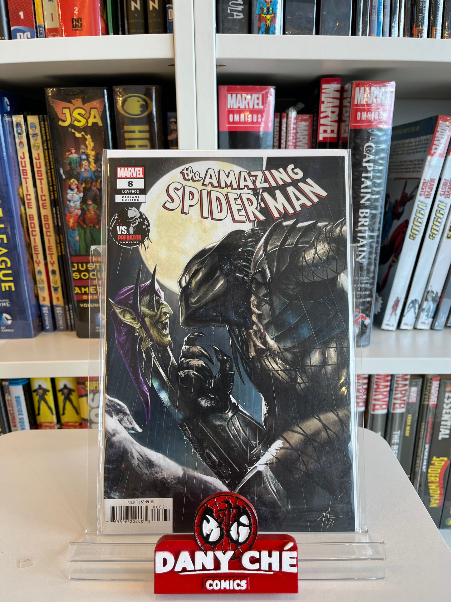AMAZING SPIDER-MAN #8 VS. PREDATOR VARIANT