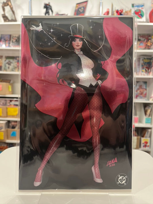 Zatanna #2 (David Nakayama-Foil Var)