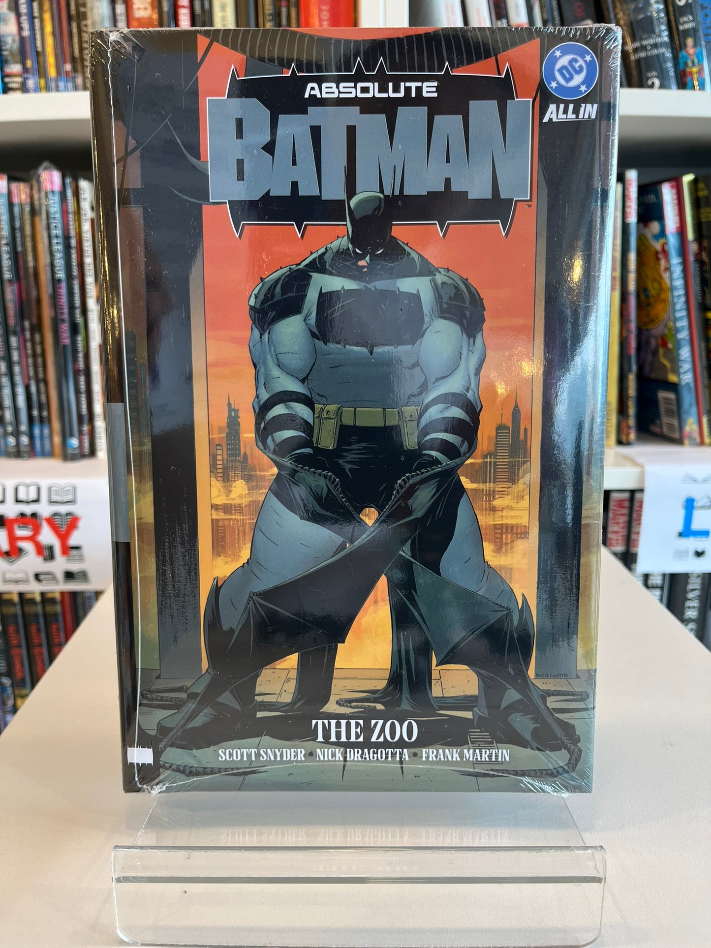 Absolute Batman Vol.1 : The Zoo (HC)