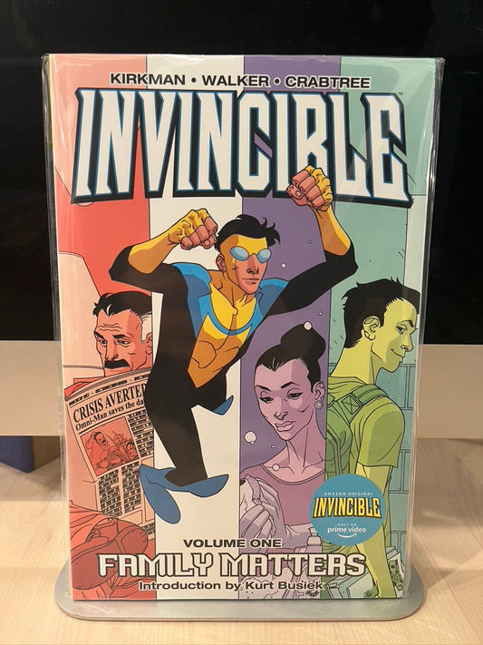 Invincible Volume 1: Family Matters (SC)