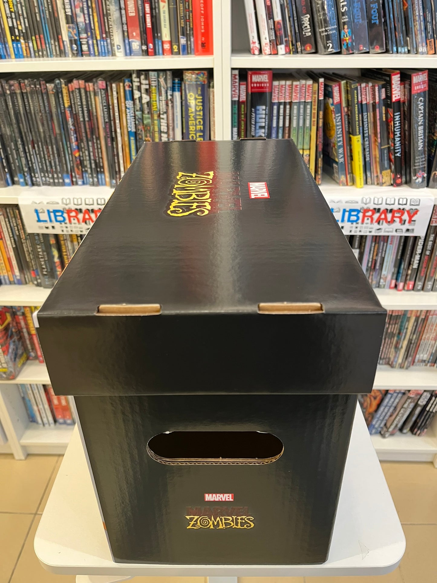 MARVEL GRAPHIC COMIC BOX: MARVEL ZOMBIES