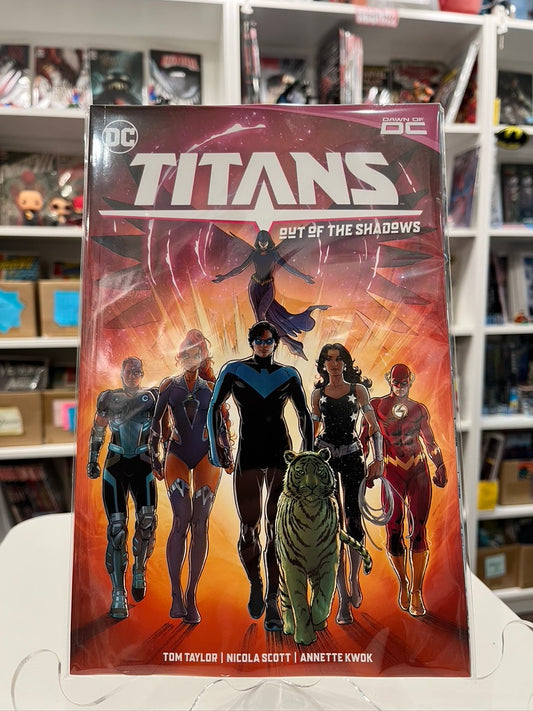 TItans : Out Of The Shadows (SC)
