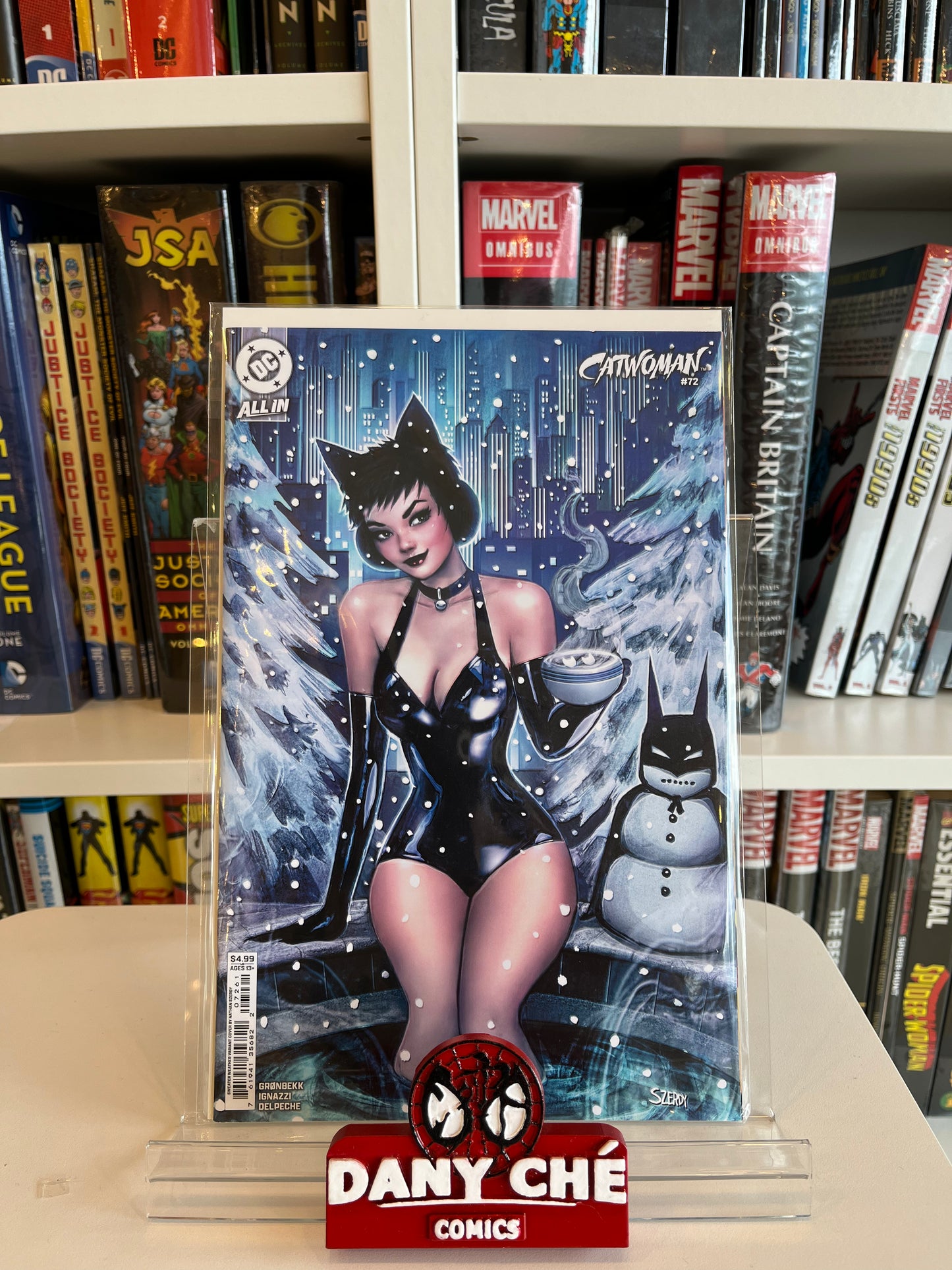 CATWOMAN #72 SWEATER WEATHER VAR