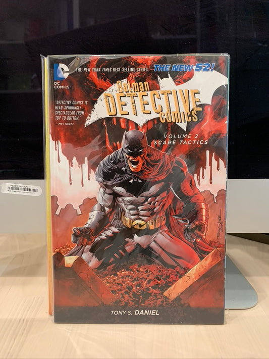 Batman Detective Comics : Scare Tactics (Volume 2)