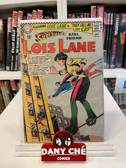 SUPERMAN'S GIRLFRIEND LOIS LANE