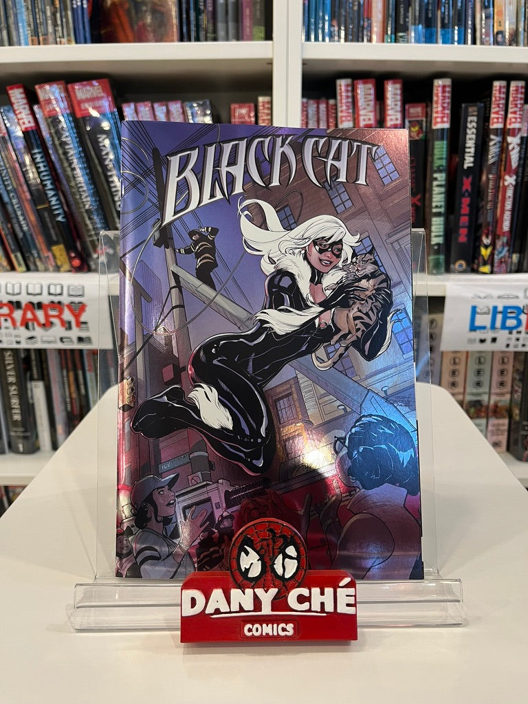 BLACK CAT #1 (TERRY DODSON FOIL VAR)