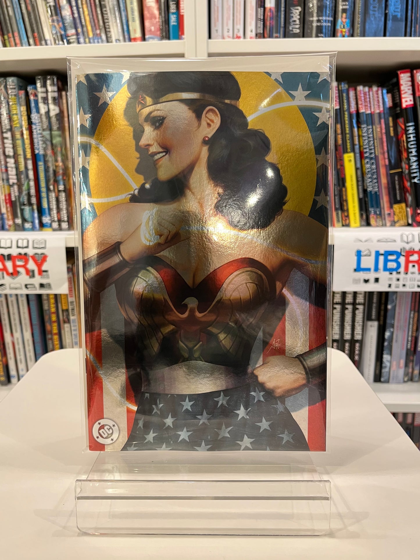 New History of the DC Universe #1 ( Stanley Artgerm Lau - Foil - Var )